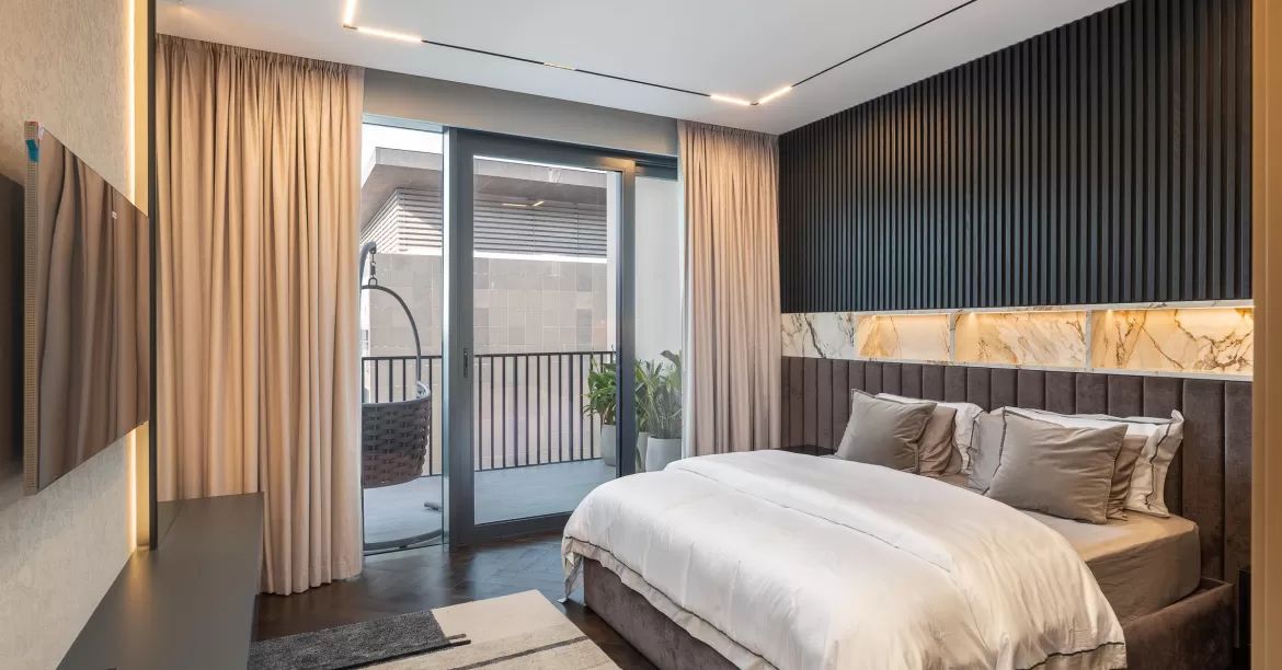 Fully Upgraded Penthouse Apartment | Private Pool