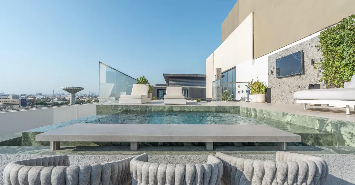 Fully Upgraded Penthouse Apartment | Private Pool